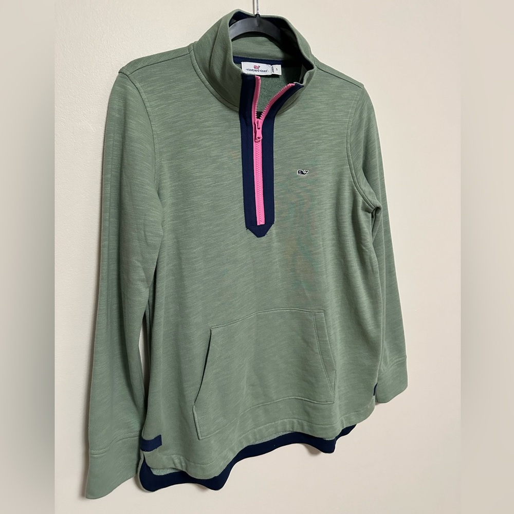 NWOT. Women’s Vineyard Vines Quarter Zip.